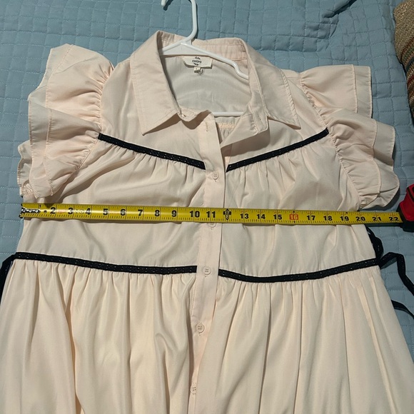 Entro Elegant Cream Dress - Picture 7 of 7